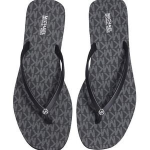 michael kors flip flops